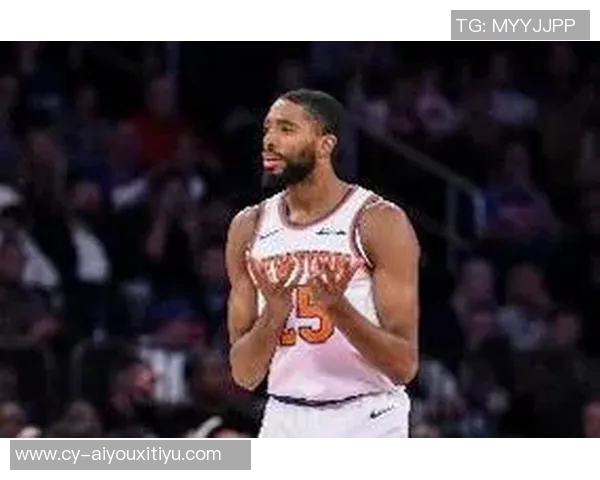 迈克布朗在勇士拓展进攻理念但坚实防守基础依然不可或缺 迈克布朗在勇士拓展进攻理念但坚实防守基础依然不可或缺