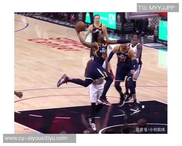 小卡谈勇士防守压力导致球队仓促出手与强投现象分析 小卡谈勇士防守压力导致球队仓促出手与强投现象分析