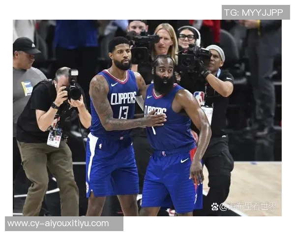 快船与独行侠半场激战哈登领衔快船领先克莱与马绍尔表现不俗