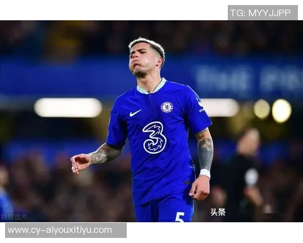 慈善拳击赛精彩上演切尔西传奇乔迪莫里斯战胜热刺名宿本特利