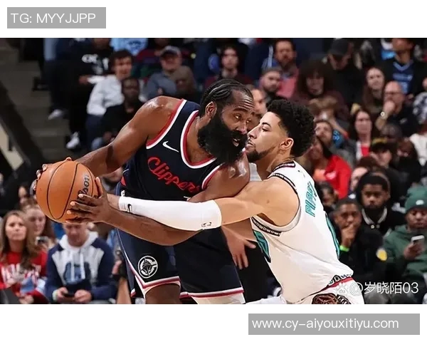 快船半场小幅领先灰熊哈登小卡联手发力助队取胜 快船半场小幅领先灰熊哈登小卡联手发力助队取胜